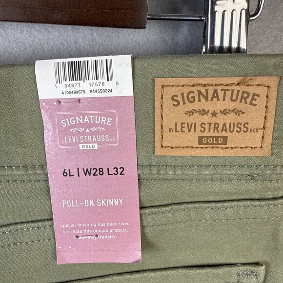 Levi Strauss Signature Green Pull On Skinny Jeans Womens Size 6L W28 L32 NWT - Picture 9 of 13